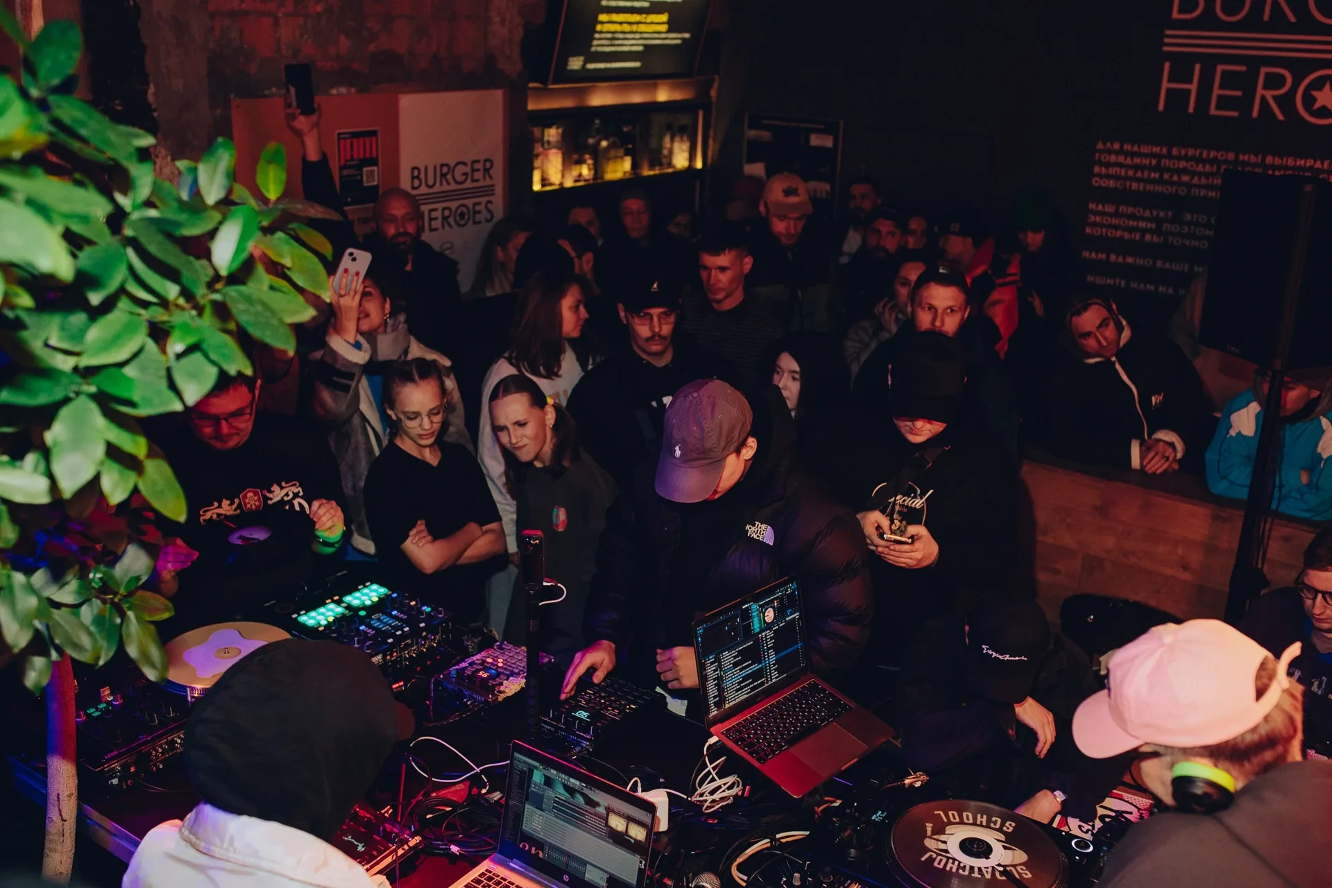 Burger Heroes × Scratch DJ