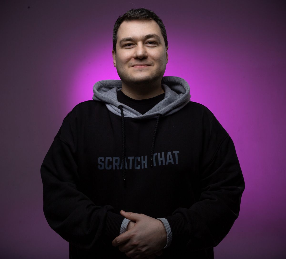 DJ Erik — преподаватель курса скрэтча, основатель Scratch DJ School