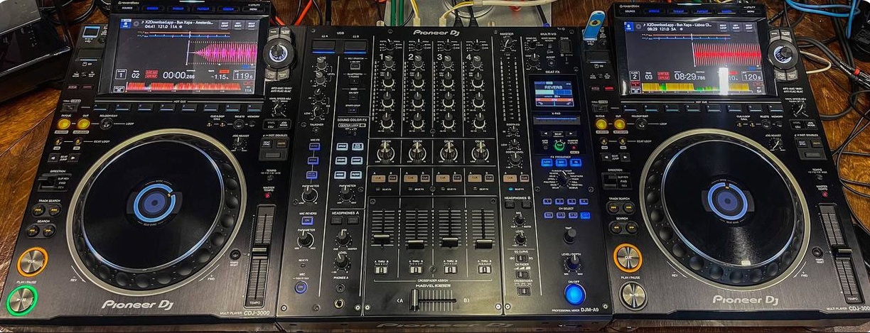 Аренда студии для скретча в Москве — вертушки Pioneer