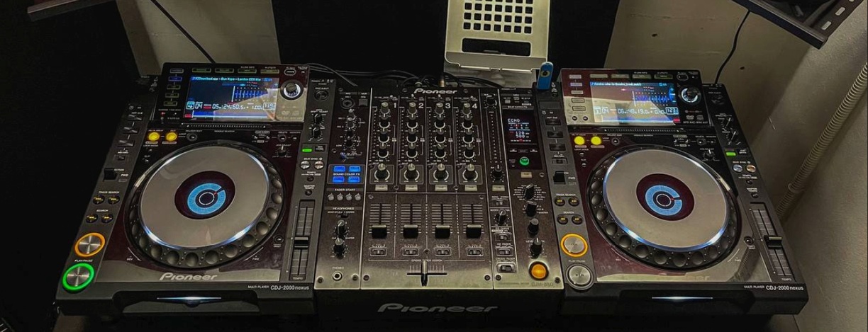 Продакшн-зона Scratch DJ Studio на Дизайн Заводе